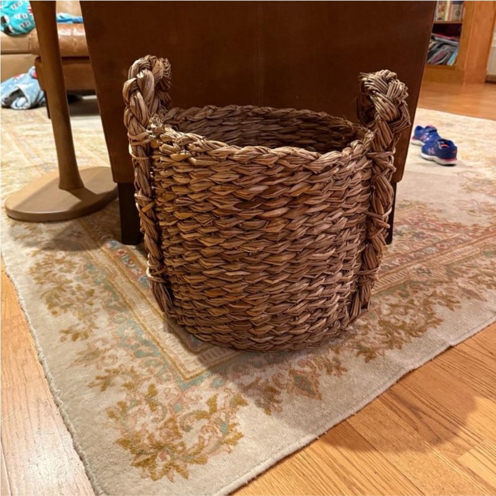 Large Chunky Weave Basket
Threshold designed with Studio McGee - Picture 8 of 8